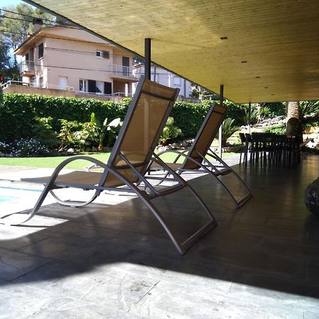 Villa Del Bosque Castelldefels Eksteriør billede