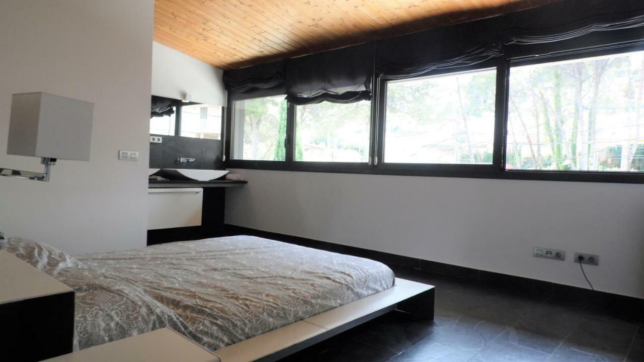 Villa Del Bosque Castelldefels Eksteriør billede