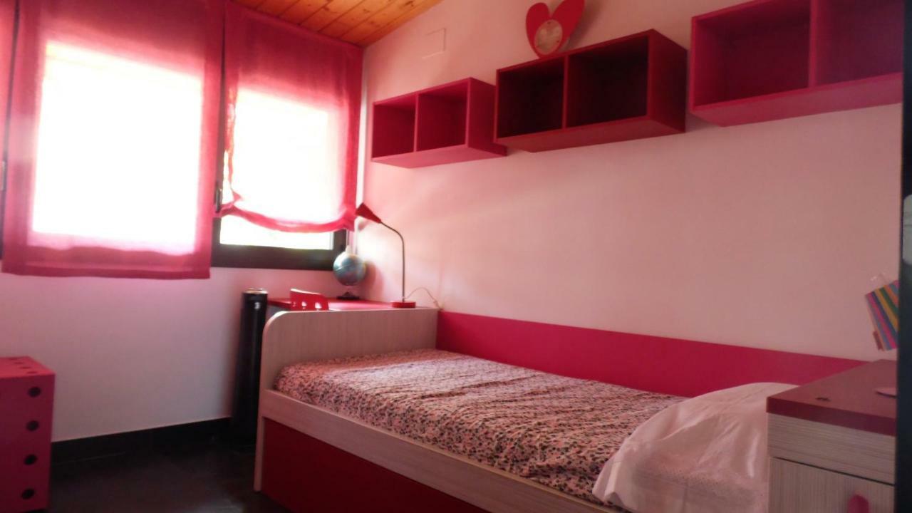 Villa Del Bosque Castelldefels Eksteriør billede