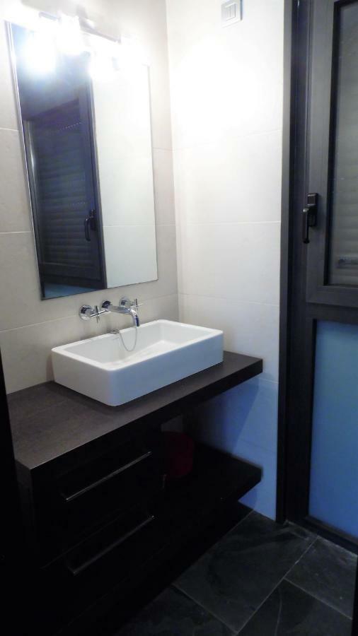Villa Del Bosque Castelldefels Eksteriør billede