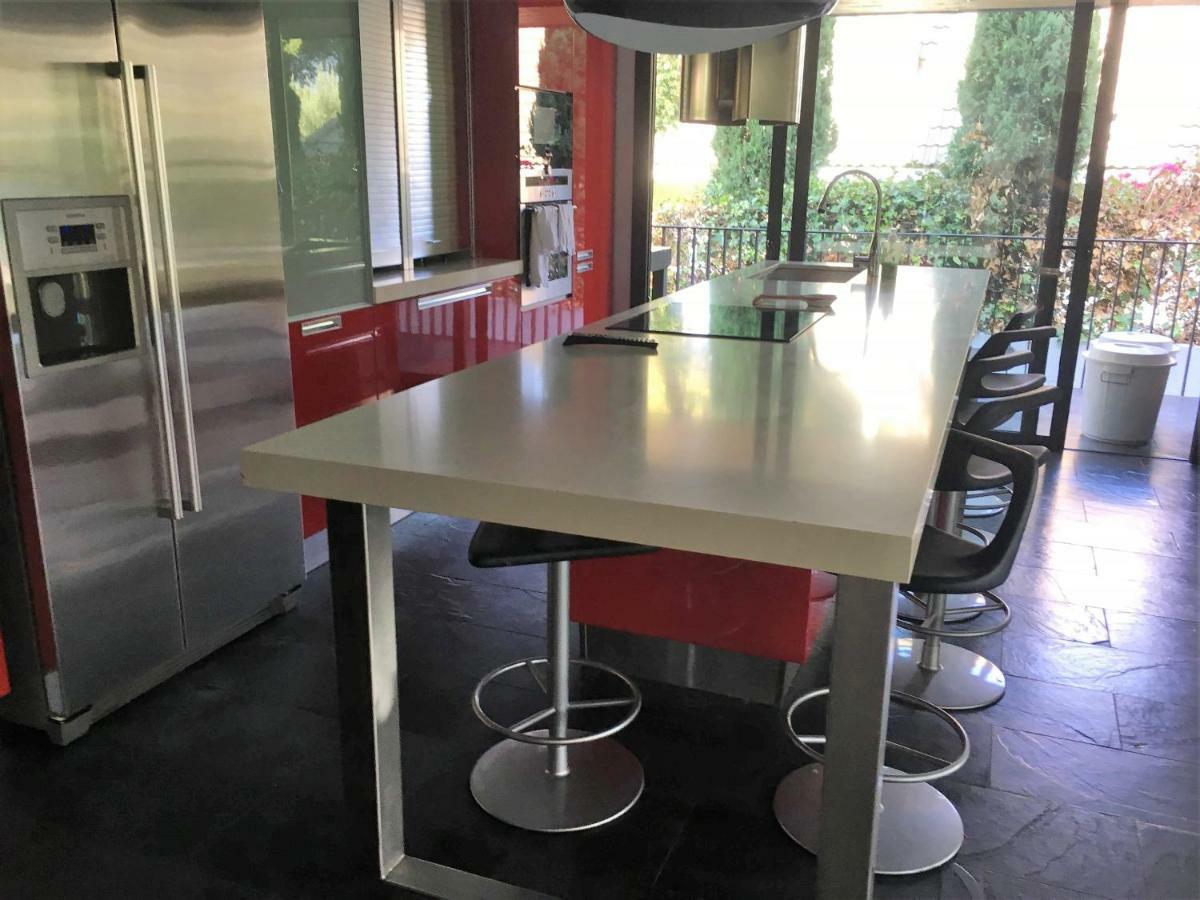 Villa Del Bosque Castelldefels Eksteriør billede