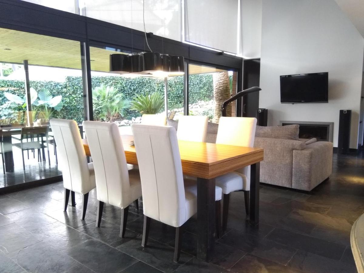 Villa Del Bosque Castelldefels Eksteriør billede